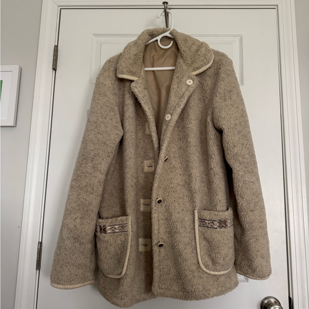 Cozy Beige Fleece Coat with Patterned Pockets